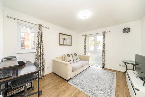 1 bedroom flat for sale, Gables Close, Lee, SE12