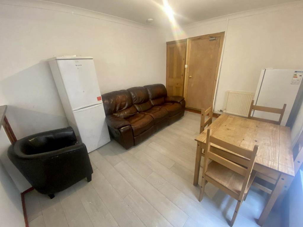 Lounge 2