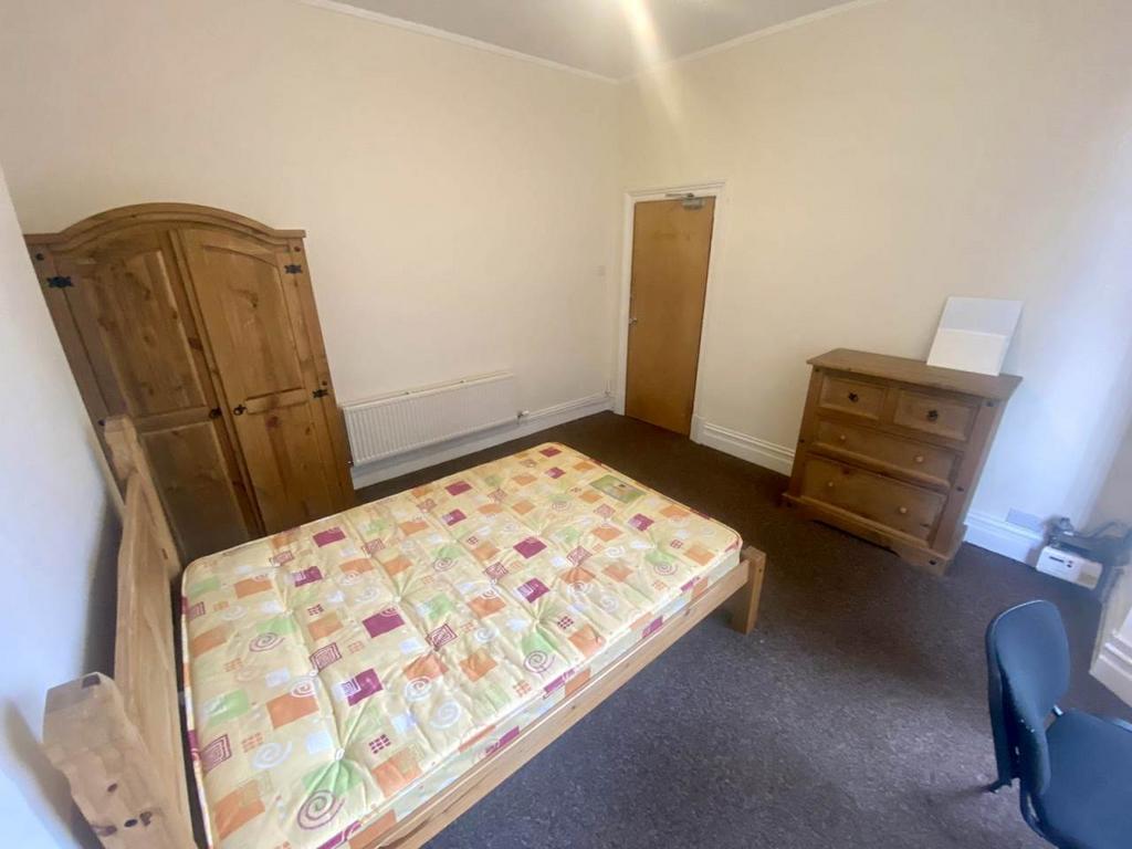 Bed 1, 2