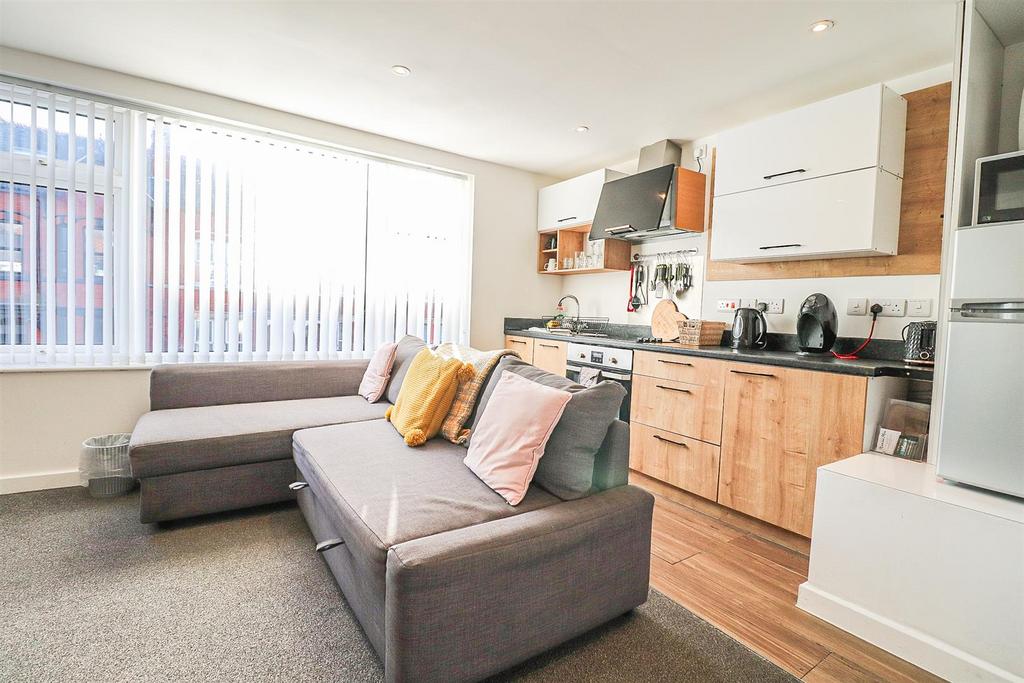 Living/Kitchen