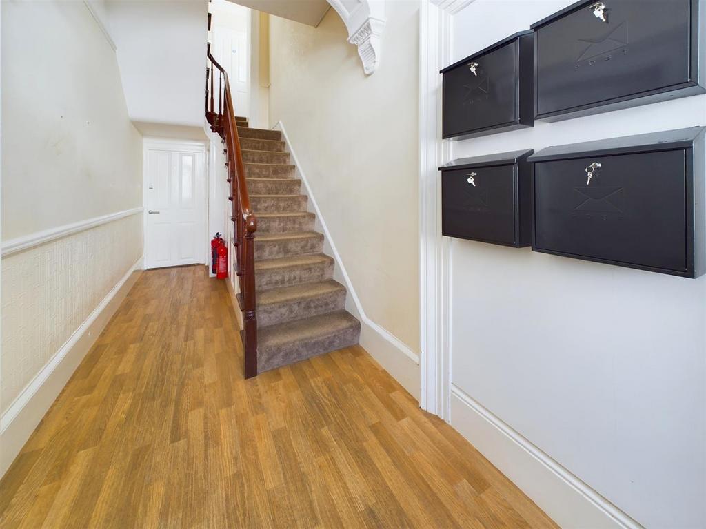 B6 GCZj AE k Kcdr HOmce Gu Q.jpg