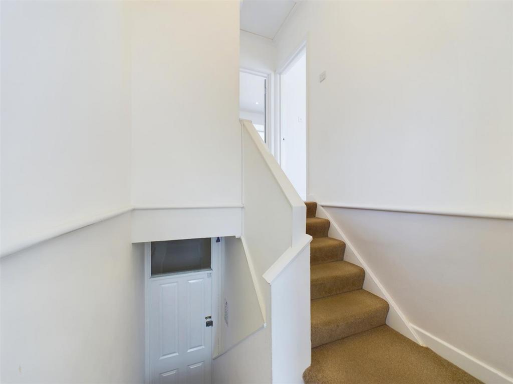 3 REURs28i Eu8yb01t VTHa A.jpg