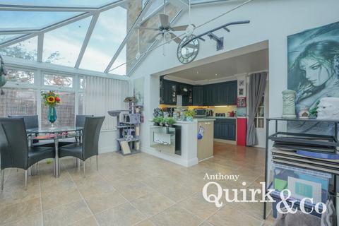 3 bedroom detached house for sale, Central Avenue, Canvey Island, SS8