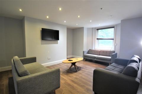 8 bedroom terraced house to rent, Hyde Park Road, Hyde Park, Leeds, LS6 1AG