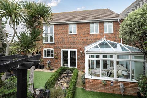 4 bedroom detached house for sale, Mere Close, Bracklesham Bay, PO20