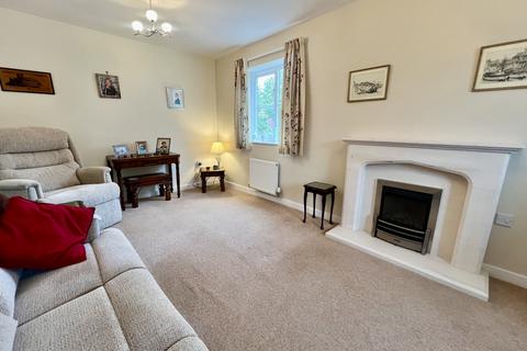 3 bedroom detached house for sale, Middleton Road, Middlemore, NN11 8BH