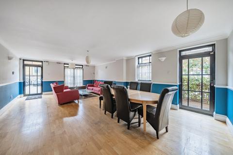 undefined, Liverpool Grove, London, SE17