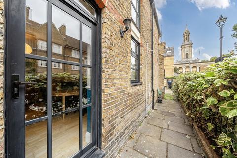 7, Malvern House, 1a Liverpool Grove, London, SE17 2JJ
