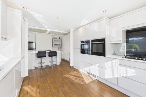 5 bedroom detached house for sale, Bridle Path, Brafield On The Green, NN7 1BP