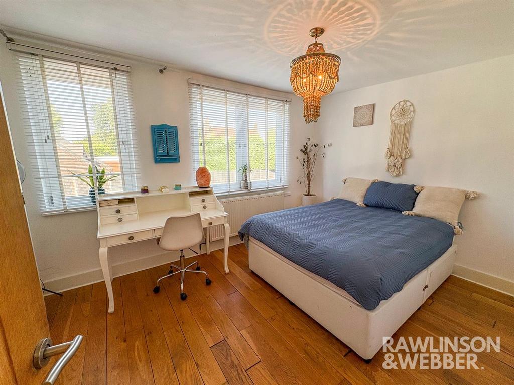 Master bedroom1.jpg