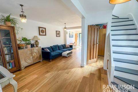 2 bedroom semi-detached house for sale, Walton Road, West Molesey KT8