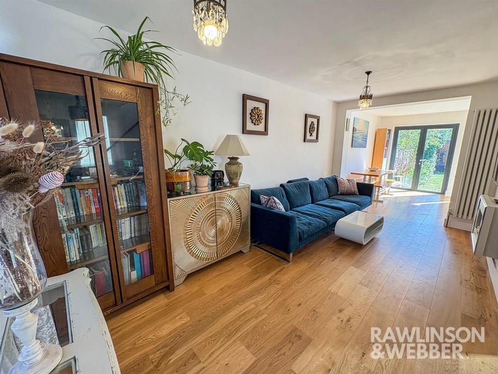Living room2.jpg