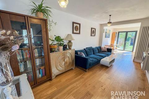 2 bedroom semi-detached house for sale, Walton Road, West Molesey KT8