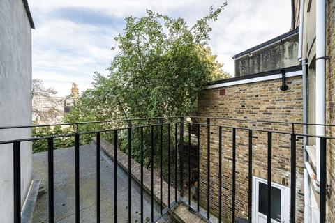 2 bedroom flat for sale, Gipsy Road, London SE27