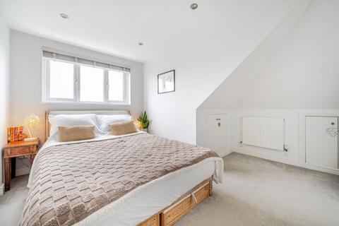 12 Fairmead Road, Shinfield, Reading, RG2 9DL
