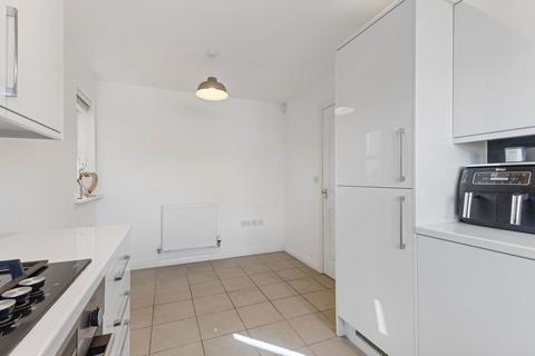 23 Fir Tree Court, Knottingley, WF11 8FA