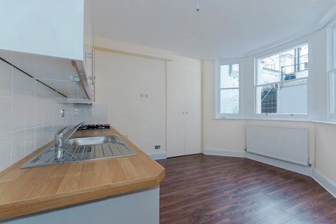 Studio to rent, Holland Road, London, W14