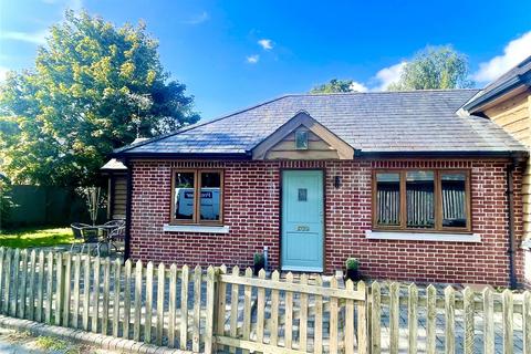 2 bedroom bungalow for sale, The Retreat, Christchurch BH23