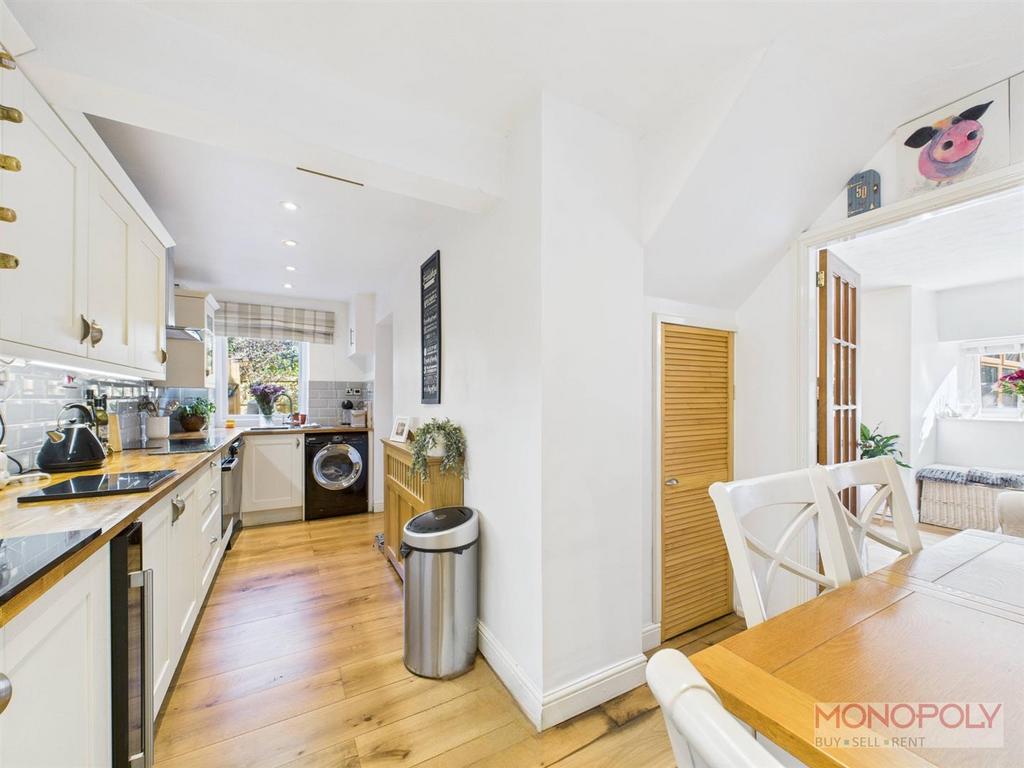CAM04439 G0-PR0153-STILL009.jpg