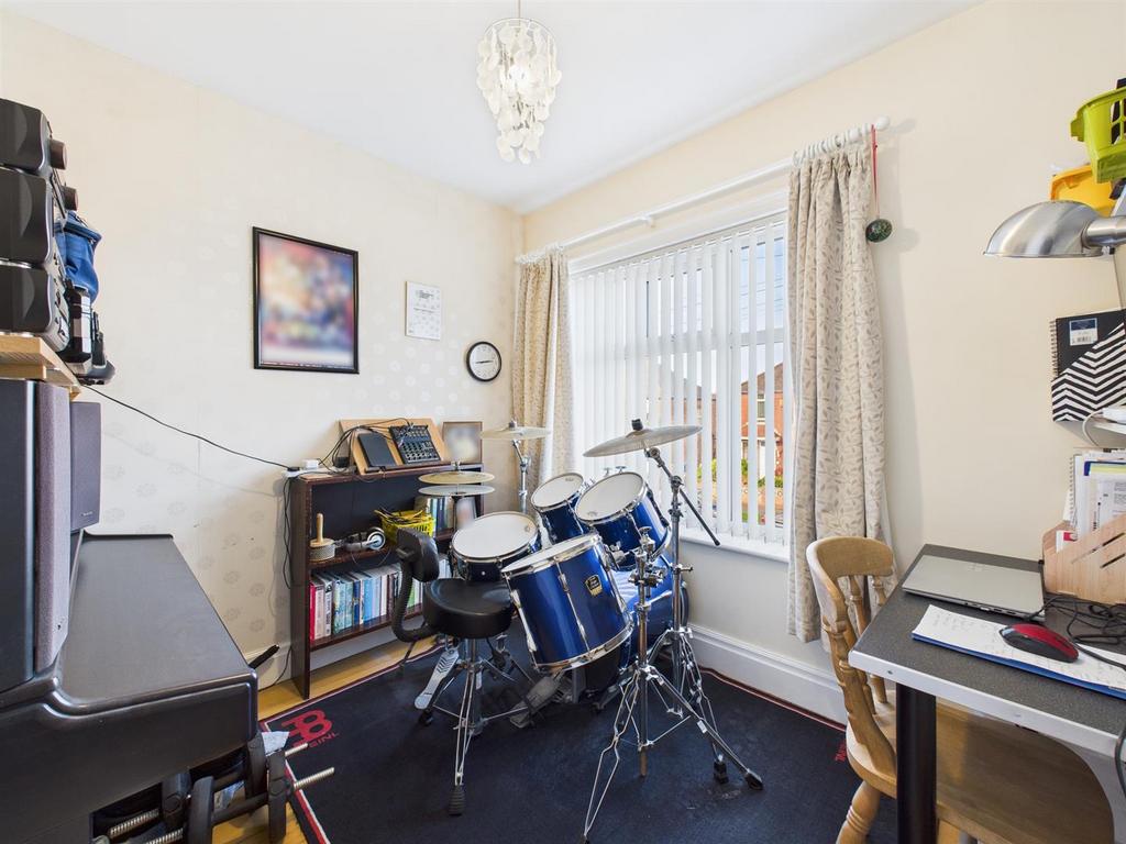Bedroom: