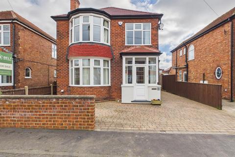4 bedroom detached house for sale, Fifth Avenue, Bridlington