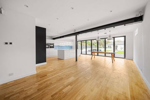 4 bedroom detached house for sale, Walderslade Road, Chatham ME5