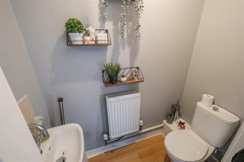 4 bedroom townhouse for sale, The Oaks, Huddersfield, HD3