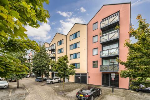 Union Lane, Old Isleworth TW7