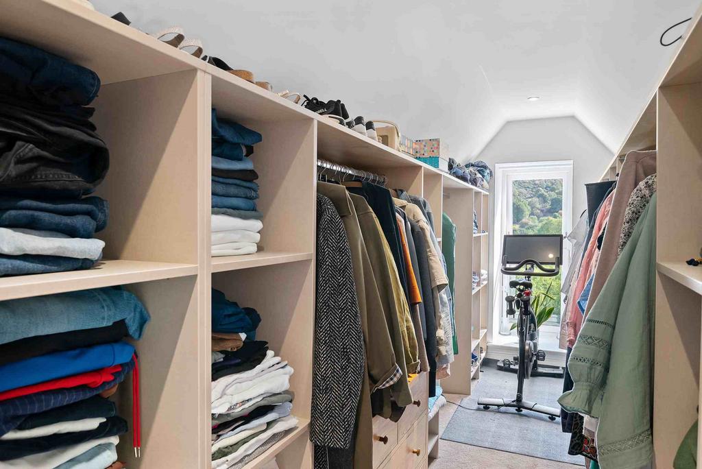 Walk-In Wardrobe/Dressing Room