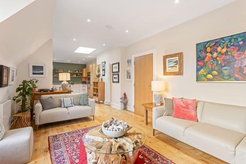 3 bedroom penthouse for sale, 97 (Flat 3) South Oswald Road, The Grange, Edinburgh, EH9 2HH