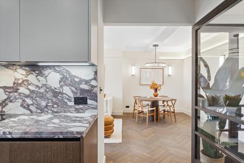 2 bedroom flat to rent, Kensington High Street, London, W8