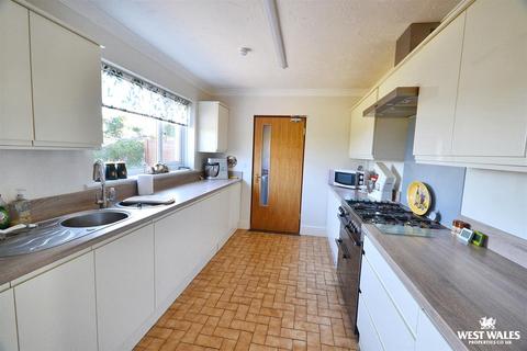 4 bedroom detached bungalow for sale, Hazel Grove, Llanstadwell, Milford Haven