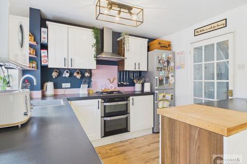 4 bedroom semi-detached house for sale, Thorn Close, Newton Abbot
