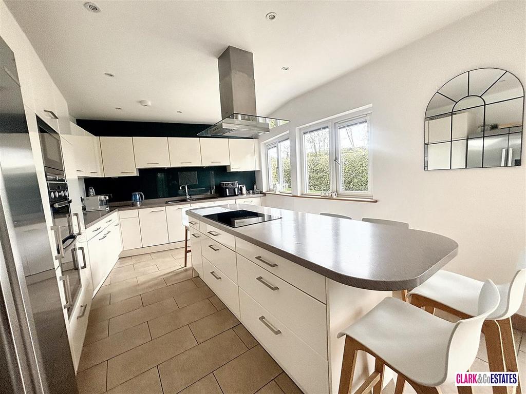 Kitchen diner