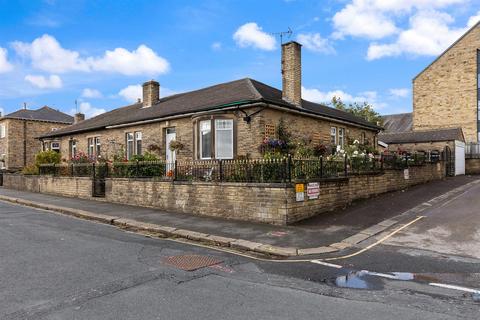 3 bedroom semi-detached bungalow for sale, Winona, Linden Road, Hullen Edge, Elland