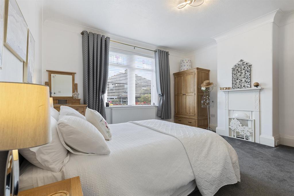 2 Linden Road, Elland 30 297.jpg