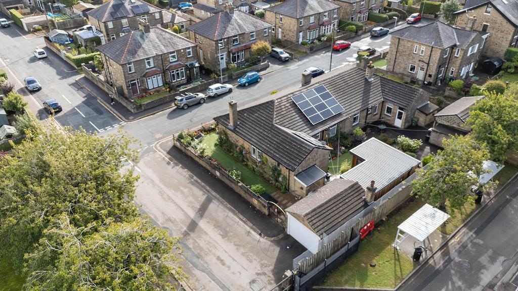 2 Linden Road, Elland 43 297.jpg