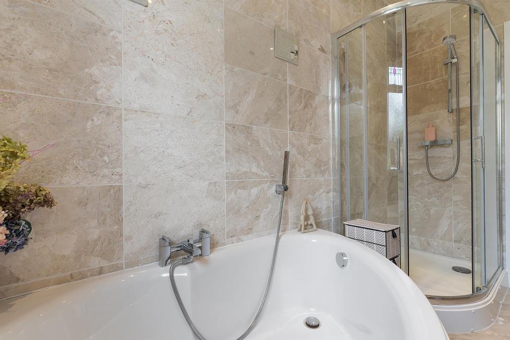 2 Linden Road, Elland 26 297.jpg