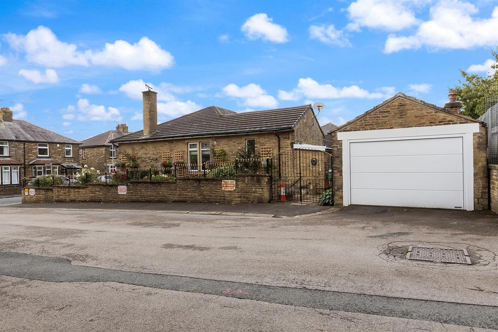 2 Linden Road, Elland 42 297.jpg