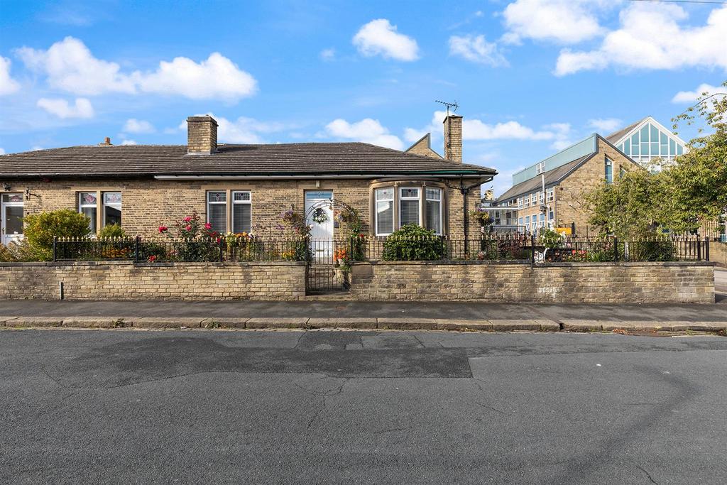 2 Linden Road, Elland 05 297.jpg