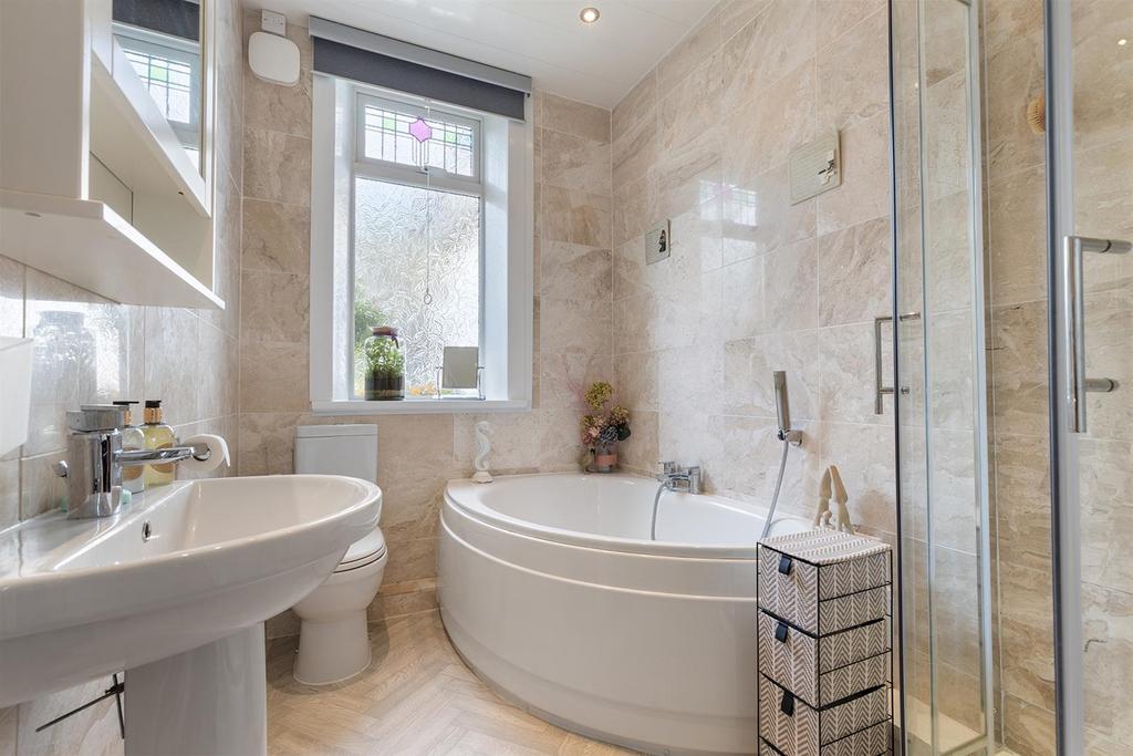 2 Linden Road, Elland 25 297.jpg