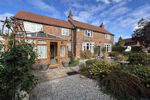 4 bedroom detached house for sale, Buttfield Road, Howden, Goole