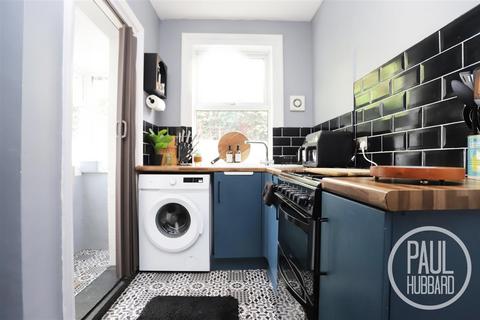 2 bedroom end of terrace house for sale, St. Peters Street, Lowestoft, NR32