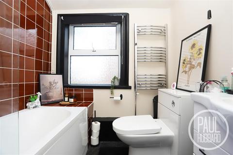 2 bedroom end of terrace house for sale, St. Peters Street, Lowestoft, NR32