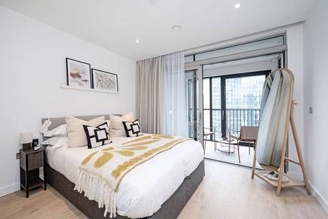 New Drum Street, Aldgate, London, E1