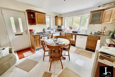 3 bedroom detached bungalow for sale, Sutton Bank, Telford TF8