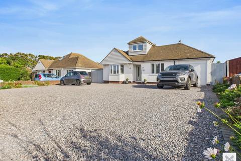 4 bedroom bungalow for sale, Kingsgate Avenue, Kent CT10
