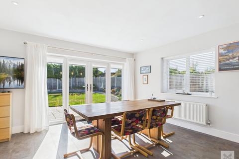 4 bedroom bungalow for sale, Kingsgate Avenue, Kent CT10