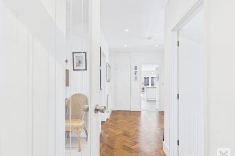 4 bedroom bungalow for sale, Kingsgate Avenue, Kent CT10