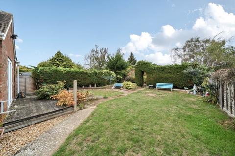 3 bedroom bungalow for sale, Aylesbury Road, Bedford